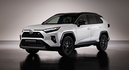Toyota RAV4 gains a sporty look with new GR Sport grade. Available in Europe in Q4 2022