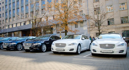 В Киеве открылся салон Jaguar и были презентованы Jagar XKR и XF