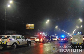 В Киеве пьяный сотрудник автомойки разбил клиентскую «Теслу»