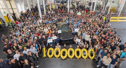 Tesla випустила 10-мільйонний електромобіль