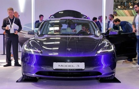 Aufgefrischtes Tesla Model 3 zeigt sich in München in neuem Gewand