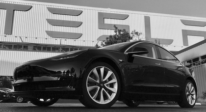 Первый серийный электрокар Tesla Model 3 сошел с конвейера 