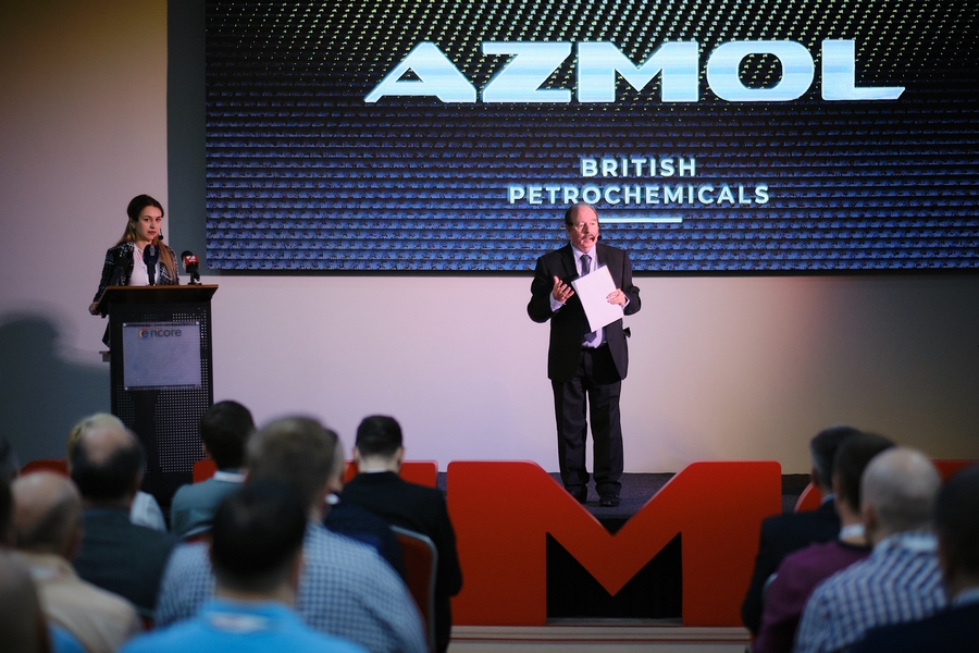 Так, AZMOL только в 2019 году получил 9 допусков от ведущих автоконцернов, среди которых VAG, 4 допуска от концерна DAIMLER, выпускающего автомобили Mercedes-Benz, MAN, Cummins и другие.