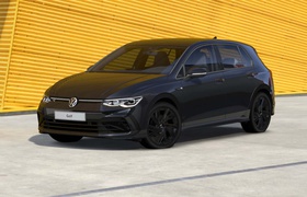 Volkswagen führt den Golf Black Edition als stilvolle dunkle Schräghecklimousine für den britischen Markt ein