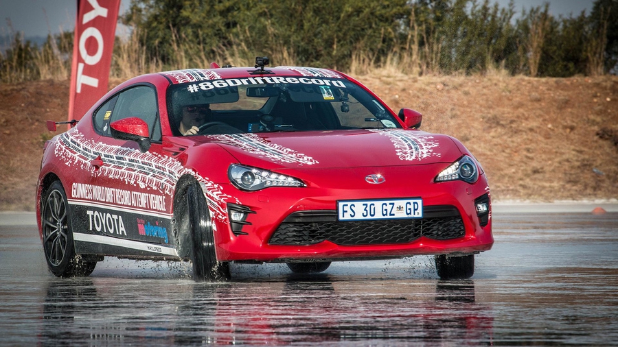 Новая тойота gt86