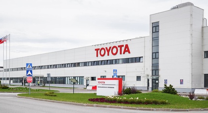 Toyota останавливает выпуск автомобилей