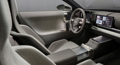 Головний дизайнер Audi висловився проти великих екранів у майбутніх моделях