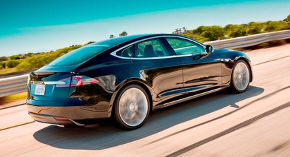 Седан Tesla Model S — украинским олигархам пора готовиться к обновлению