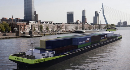 The hydrogen fuel-cell powered container ship H2 Barge 2 will transport goods along the Rhine without harmful emissions