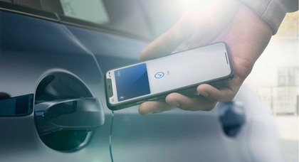 Les utilisateurs d'iPhone peuvent désormais partager leurs clés de voiture numériques avec les propriétaires de Google Pixel pour accéder à la voiture