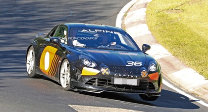 Alpine вывела на тесты новую версию купе A110 — A110 GT4 