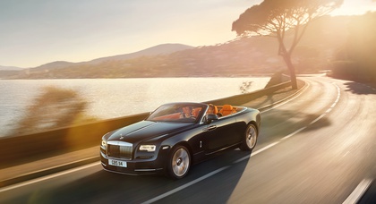 Кабриолет Rolls-Royce Dawn показал британскую роскошь