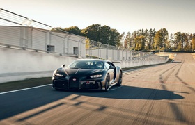 Гиперкар Bugatti Chiron Pur Sport обучили дрифту 