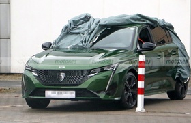 Peugeot 308 нового поколения поймали без камуфляжа