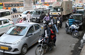 Le groupe pétrolier indien préconise l'interdiction des voitures diesel dans les villes d'ici à 2027 afin de promouvoir une transition écologique. La demande mondiale de pétrole brut pourrait s'en trouver réduite