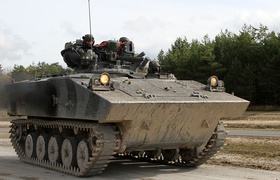 La France va fournir un véhicule de combat d'infanterie AMX-10P à l'Ukraine