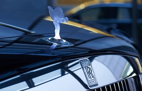 «Европейские» Rolls-Royce лишились светящегося «Духа экстаза»