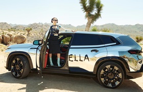 BMW enthüllt beim Coachella 2023 das chromglänzende XM Label Red 