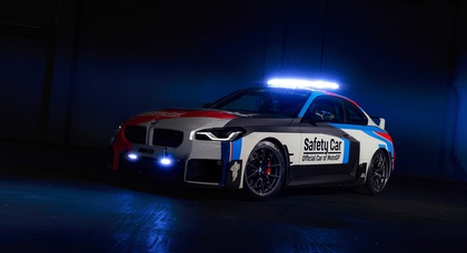 La voiture de sécurité BMW M2 fait ses débuts à l'occasion de l'ouverture de la saison 2023 du MotoGP