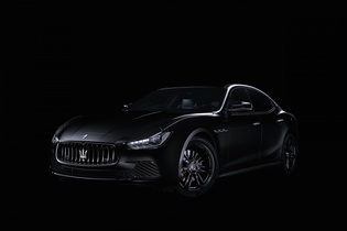 «Самый черный» седан Maserati Ghibli Nerissimo представили на автосалоне в Нью-Йорке