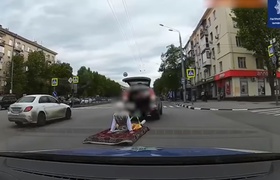 Водителя в Харькове оштрафовали за буксировку пассажира на ковре