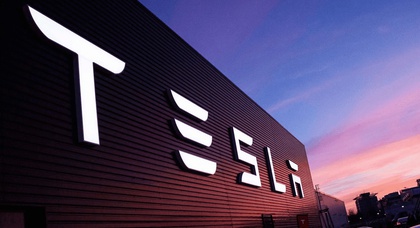 Tesla reported a 59% increase in its fourth quarter profits and anticipates maintaining strong margins.