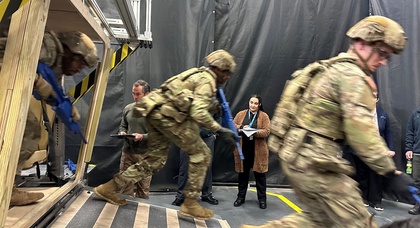 Soldaten helfen bei der Entwicklung des zukünftigen Kampffahrzeugs der U.S. Army