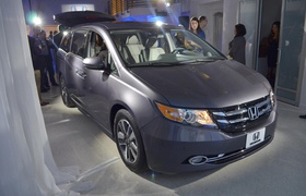 Минивэн Honda Odyssey похвастался встроенным пылесосом 