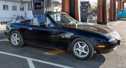 The first-generation Mazda MX-5 can now be converted into an EV