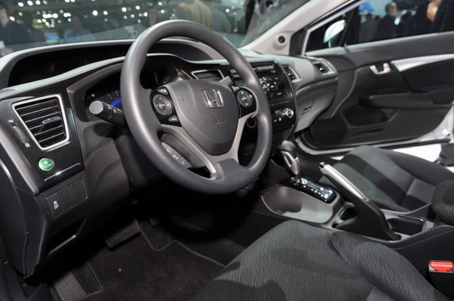 Honda Civic 2013 — интерьер
