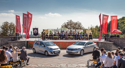 Фалькон-АВТО передает автомобили KIA Национальному транспортному университету