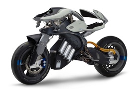 Токио 2017: Yamaha презентовала концепт умного мотоцикла MOTOROiD 