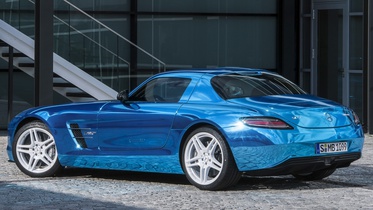 Mercedes-AMG будет выпускать электромобили и гибриды