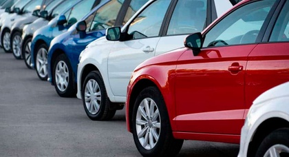В июле продажи новых автомобилей в Украине увеличились по сравнению с июнем, однако не достигли прошлогоднего показателя
