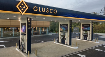 Сеть Glusco массово сдает лицензии на свои АЗС