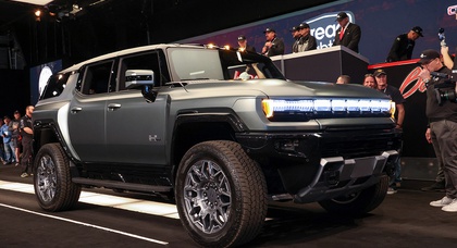 GMC Hummer EV Edition 1 SUV Sold at Auction for $500,000 with All Proceeds Supporting Charity Fund