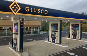 Сеть Glusco массово сдает лицензии на свои АЗС