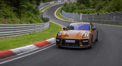 Porsche Panamera sets a record time on the Nürburgring Nordschleife