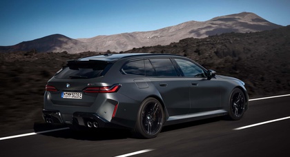 The all-new BMW M5 Touring has arrived. It's only the third M5 wagon, after the E34 and E61 models