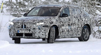 La nouvelle BMW iX2 repérée lors d'une séance d'essais rigoureux en hiver