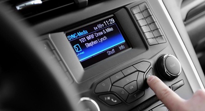 Ford ändert seine Meinung und baut AM-Radio wieder in seine Autos ein 