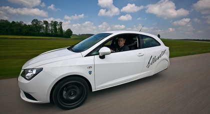 Немцы переделывают автомобили в трёхколёсные для 16-летних водителей