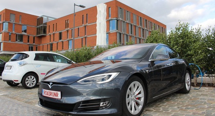 Tesla Model S установила рекорд: 900 км без подзарядки 