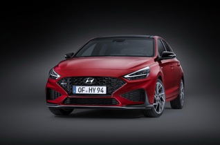 Обновленный Hyundai i30: новые моторы и расширенный набор ассистентов 