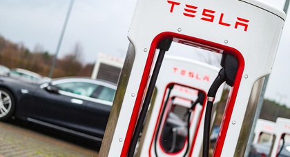 Tesla hits 10,000 Superchargers in Europe