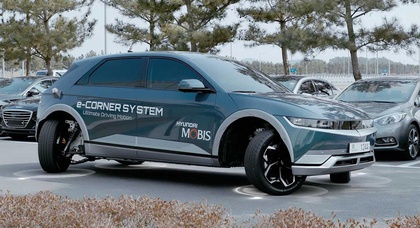 Le nouveau système e-Corner de Hyundai Mobis permet à une voiture de "marcher en crabe" et d'effectuer un virage à 360 degrés, ce qui facilite le stationnement dans des espaces restreints.