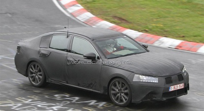 Lexus GS нового поколения выехал на тесты