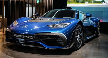 Valtteri Bottas enthüllt den atemberaubenden blauen Mercedes-AMG One Hypercar und wird Mitglied im exklusiven Club der Besitzer