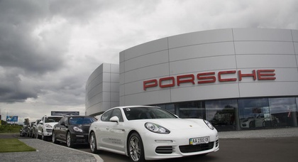 Сім’я. Porsche. Вихідні.