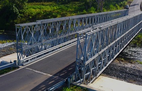 До України з Норвегії прибули ще 10 тимчасових мостів, які встановлять на звільнених територіях